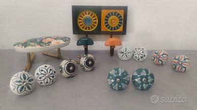 POMELLI E APPENDINI DECORATI A MANO