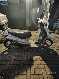 Scooter Peugeot Looxor 50