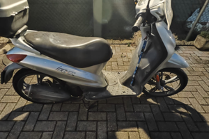 Scooter Peugeot Looxor 50
