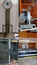 ATTREZZATURE ATTIVITÀ COMMERCIALE 