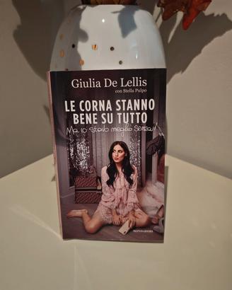 Libro "le corna stanno bene su tutto" 