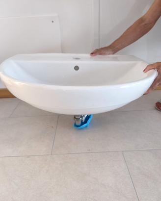 Lavandini nuovi in porcellana per bagno