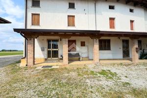 PORZIONE DI TRIFAMILIARE A VARMO