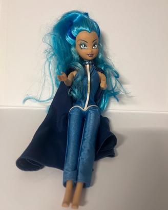 Bambola trix icy winx club 2005