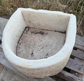 Pila antica in pietra leccese