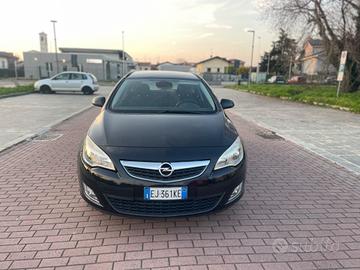 Opel Astra 1.7 CDTI 110CV Sports Tourer Cosmo