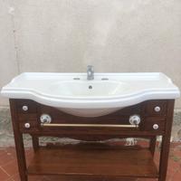 Mobile bagno con lavabo in ceramica 