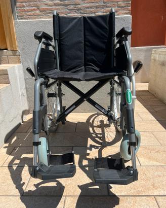 Sedia a rotelle leggera