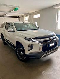 Pick Up L200 con airtop