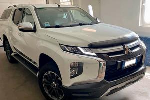 Pick Up L200 con airtop