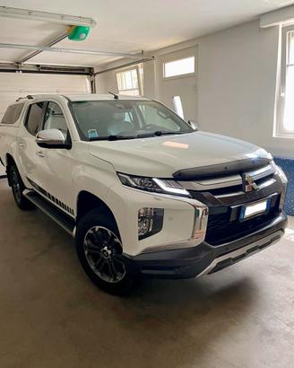 Pick Up L200 con airtop