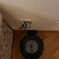 Robot aspirapolvere e lavapavimenti Roomba J7