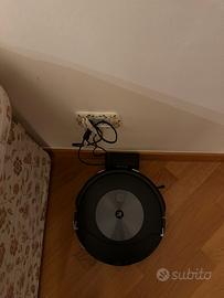 Robot aspirapolvere e lavapavimenti Roomba J7