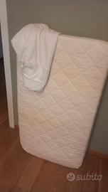 Materasso per lettino e coprimaterasso bimbo