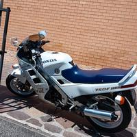 VFR 750 iscritto storica perfetta