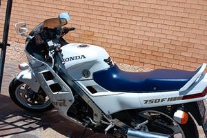 VFR 750 iscritto storica perfetta