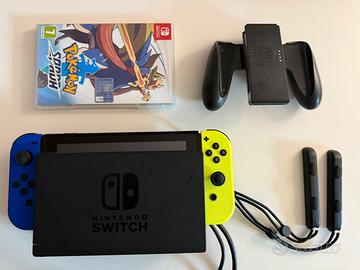 Nintendo Switch + Pokèmon Spada + MicroSD 128gb