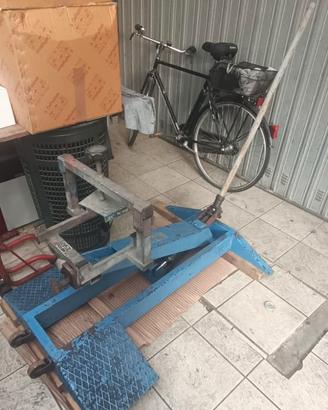 alza moto omc idralico con  dime per vespa e ciao