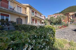 4 LOCALI A DEIVA MARINA