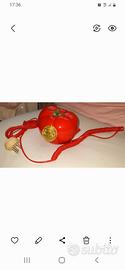 Telefono vintage a forma di pomodoro