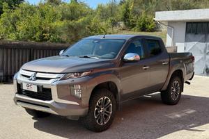 Mitsubishi L200 2.3 D Club Cab 4x4 Super Select In