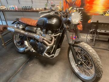 Triumph 900 scrambler