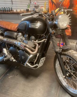 Triumph 900 scrambler