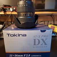 Tokina 11-16 F2.8 AT-X 116 PRO DX II attacco Nikon