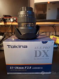 Tokina 11-16 F2.8 AT-X 116 PRO DX II attacco Nikon