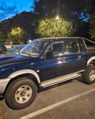 Mitsubishi L200 2005