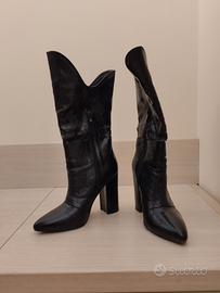 Stivali con tacco da donna 