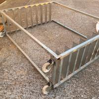 Carrello per telai
