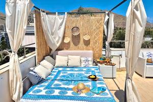 Stanza con 2 terrazze e angolo cottura Mondello