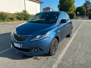 Lancia Ypsilon 1.0 FireFly 5 porte S&S Hybrid Gold