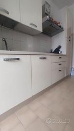 Cucina componibile bianca laccata