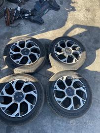 Serie cerchi in lega fiat 500l 205/55 r16