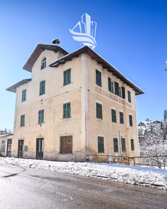 Casa indipendente con terreno a Ruffré - Via Mend