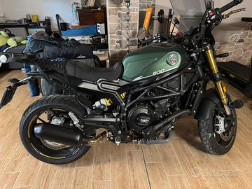 Benelli Leoncino 800