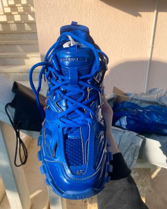 Balenciaga track sneakers mai indossate