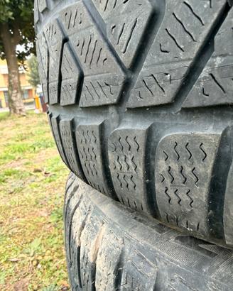 gomme 215 55 17     4 stagione      70%
