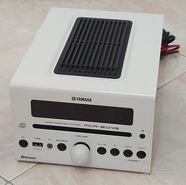 Stereo Yamaha Bluetooth CD USB FM-AM come nuovo.