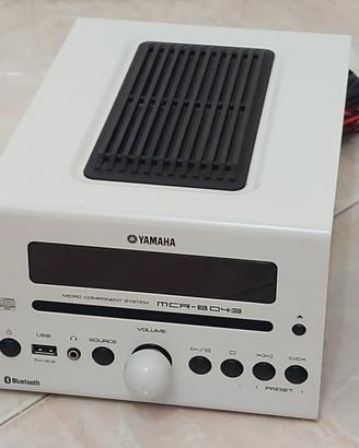 Stereo Yamaha Bluetooth CD USB FM-AM come nuovo.