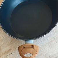 Pentola con coperchio