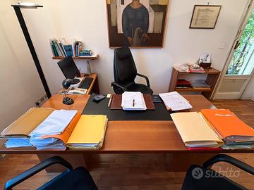 Scrivania da lavoro in massello di noce