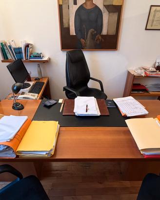 Scrivania da lavoro in massello di noce