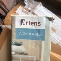 37 metri quadri di listoni in PVC con adesivo