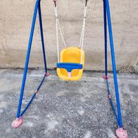 altalena per bambini con struttura autoportante.