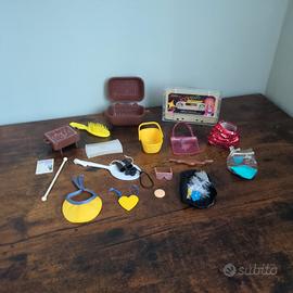 Lotto di circa 20 accessori e gadget Barbie