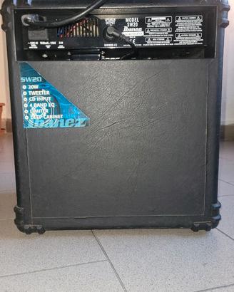 Amplificatore per chitarra basso