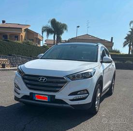 HYUNDAI  TUCSON 2.0 4WD